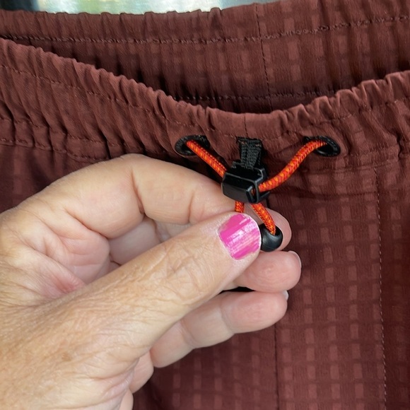 Eddie Bauer First Ascent burgundy men’s size 2X multi pocketed Pants‎ NWT - Picture 14 of 16